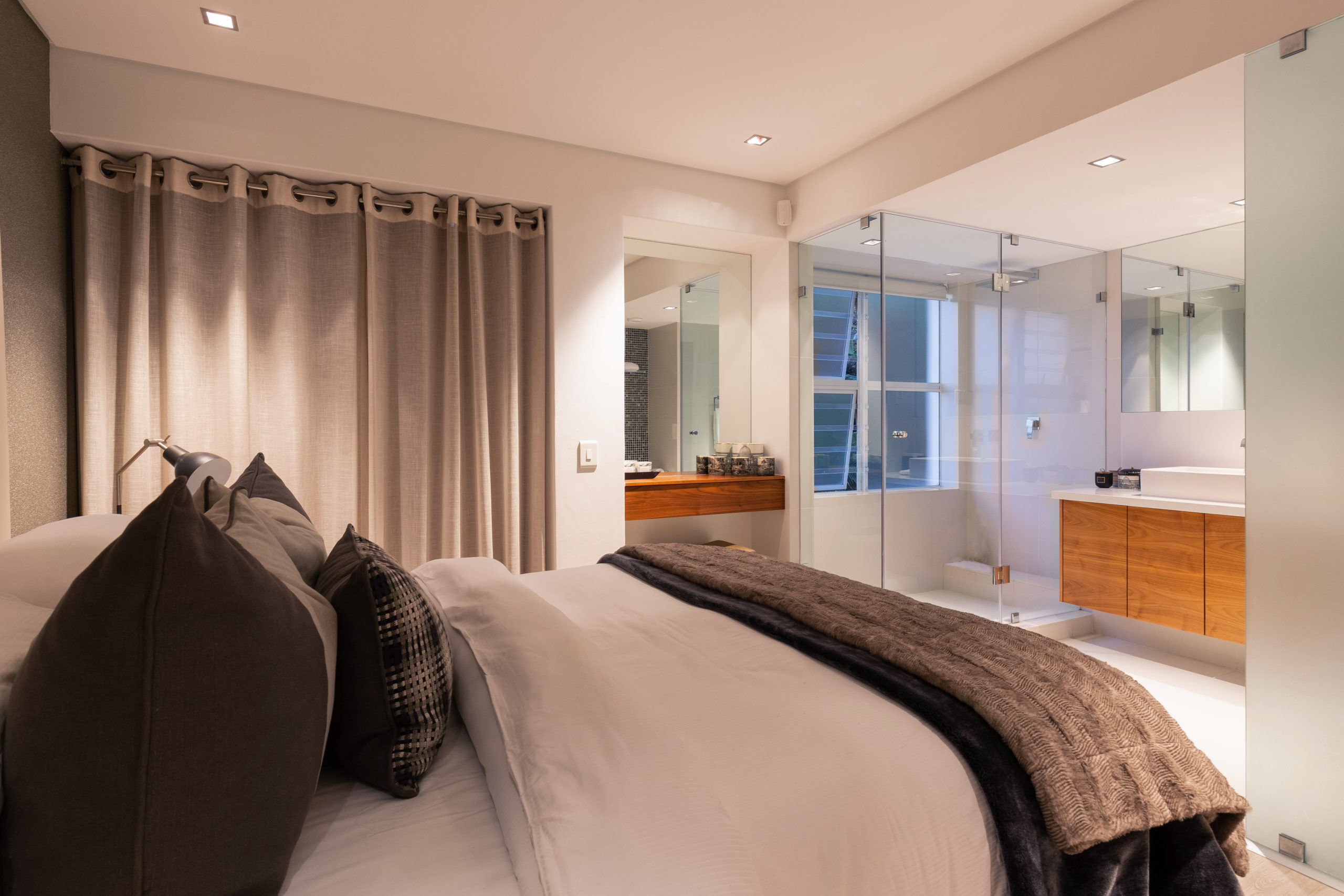 What Does an Apartment Concierge Do? | ApartmentGuide.com